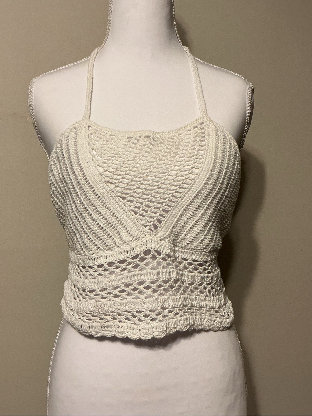 Tra Vida White Crochet Halter Crop Top